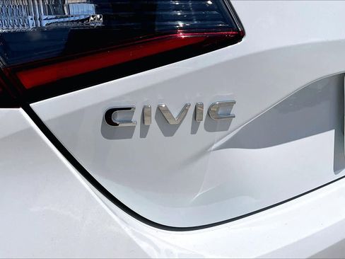 Used 2025 Honda Civic Sport image 29