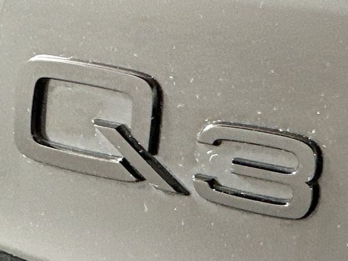 Used 2024 Audi Q3 2.0T Premium w/ Convenience Package AWD/4WD image 10