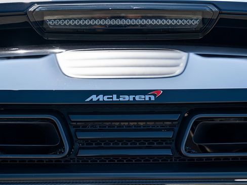 Used 2016 McLaren 650S Spider image 32