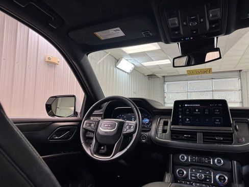 Used 2024 GMC Yukon XL AT4 w/ Technology Package AWD/4WD image 25