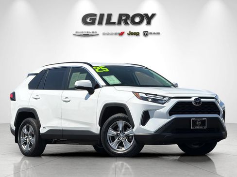 Used 2025 Toyota RAV4 LE AWD/4WD image 2