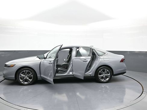 Used 2024 Honda Accord EX-L image 42