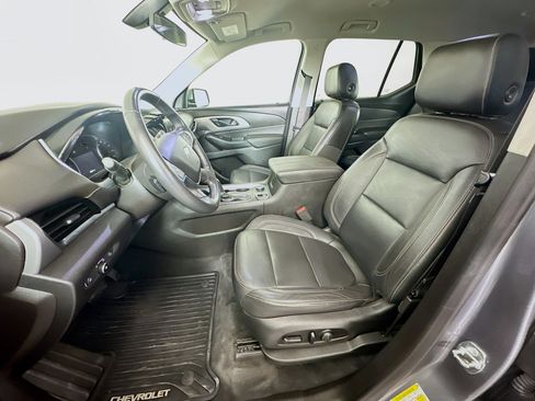 Used 2019 Chevrolet Traverse LT FWD image 13
