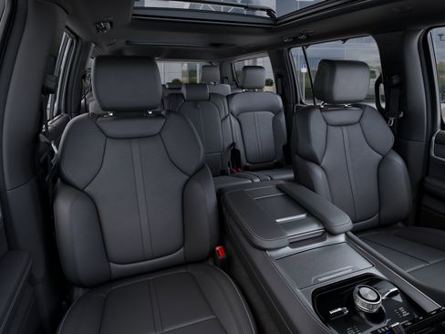 New 2025 Jeep Wagoneer Series II w/ Convenience Group I image 16