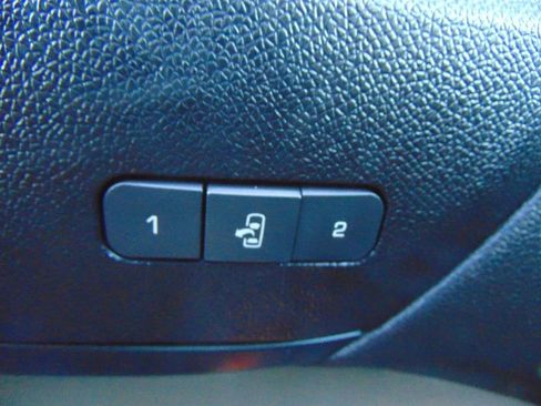 Used 2017 GMC Acadia Limited SLT image 38