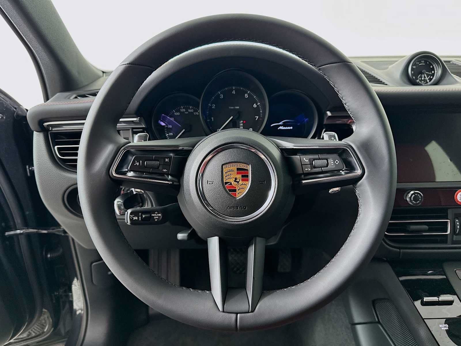 Used 2026 Porsche Macan AWD/4WD image 14