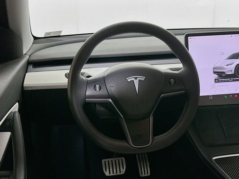 Used 2022 Tesla Model Y Performance AWD/4WD image 17