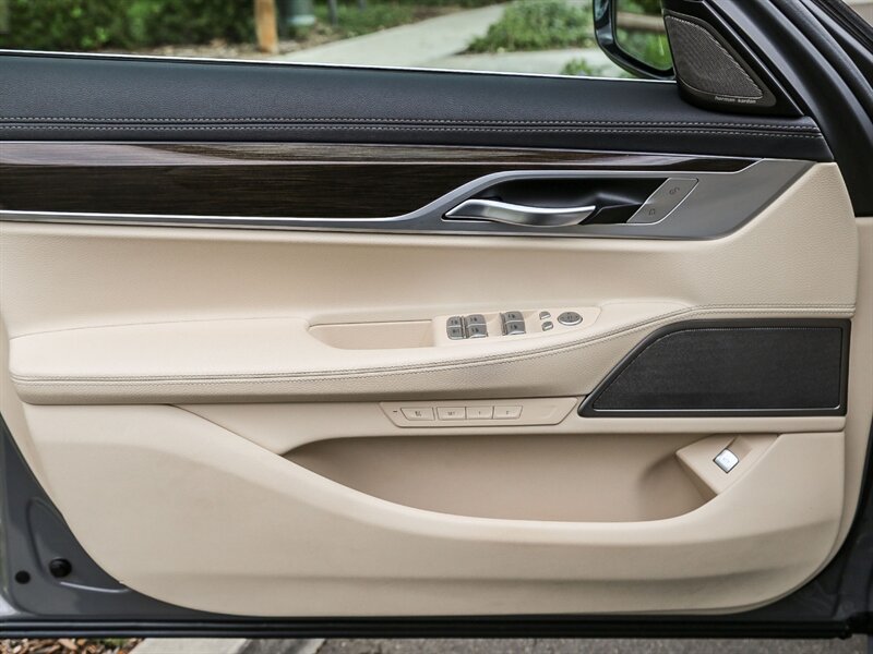 Used 2020 BMW 740i RWD image 30