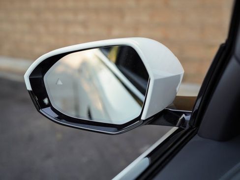 Used 2023 BMW i7 xDrive60 image 37