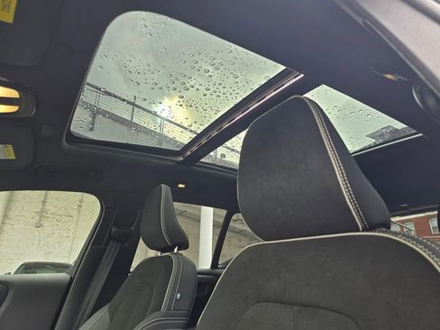 Certified 2023 Volvo XC40 Recharge Ultimate image 23