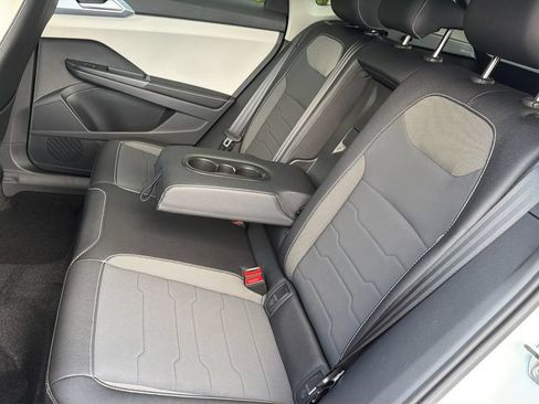 New 2026 Volkswagen Taos SE FWD image 30