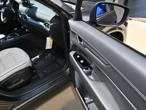 New 2025 MAZDA CX-5 AWD 2.5 S w/ Preferred Package image 32