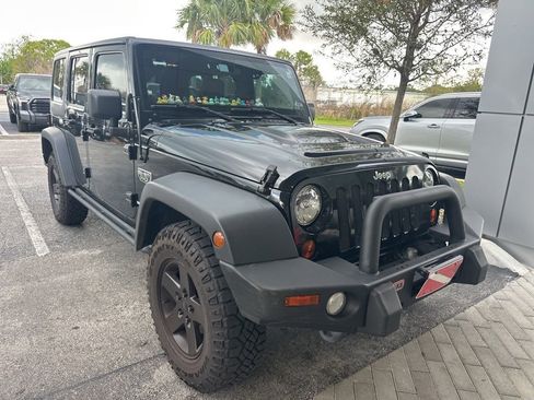 Used 2012 Jeep Wrangler Unlimited Rubicon image 3