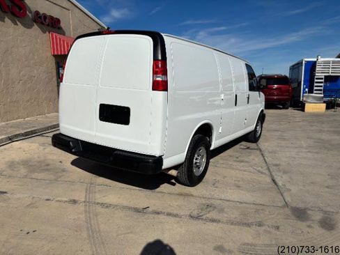 Used 2021 Chevrolet Express 2500 w/ Driver Convenience Package image 7