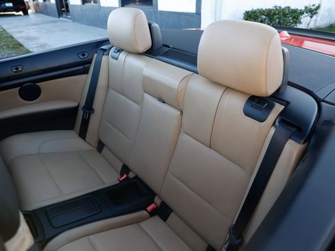 Used 2013 BMW M3 Convertible image 11