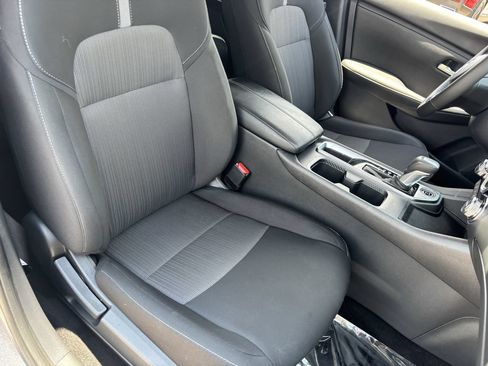 Used 2025 Nissan Sentra SV w/ All-Weather Package FWD image 8
