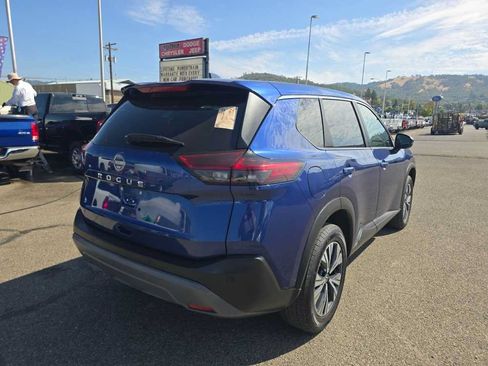 Used 2022 Nissan Rogue SV FWD image 17