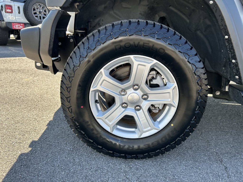 Used 2021 Jeep Wrangler Sport AWD/4WD image 32