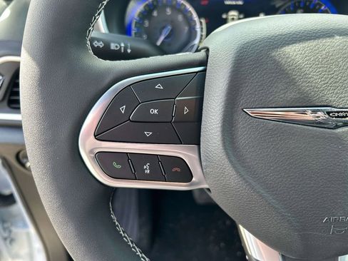 New 2026 Chrysler Voyager LX image 9