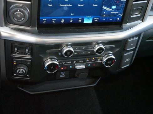 Used 2022 Ford F150 Lariat w/ Max Trailer Tow Package image 24