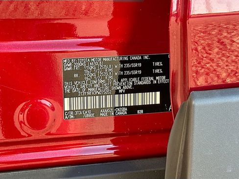 Used 2023 Toyota RAV4 Limited image 29