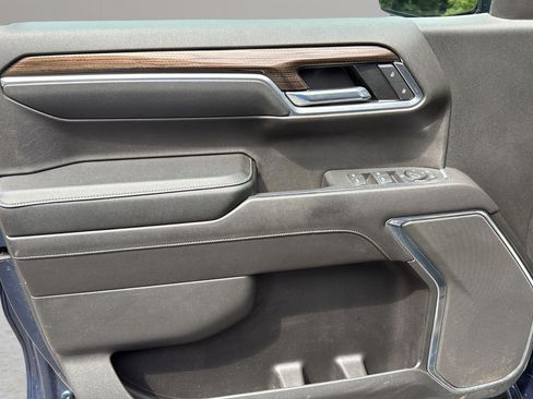 Used 2022 Chevrolet Silverado 1500 LT AWD/4WD image 10