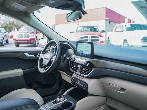 Used 2020 Ford Escape Titanium w/ Titanium Premium Package 2.0 image 9