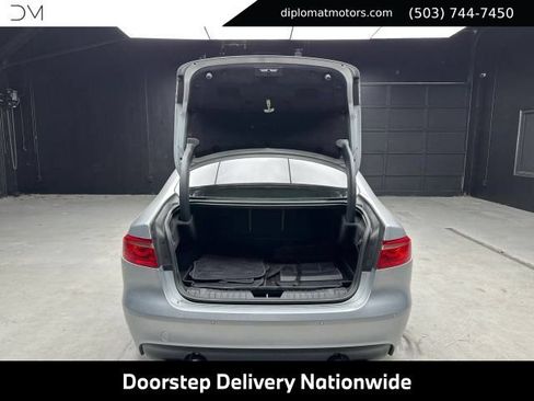 Used 2018 Jaguar XF S RWD image 44