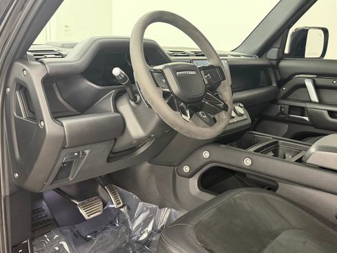Used 2022 Land Rover Defender 90 V8 AWD/4WD image 4