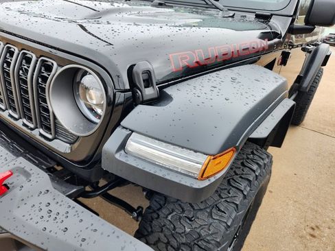 New 2025 Jeep Wrangler Unlimited Rubicon w/ XTREMEE 35" Tire Package image 23