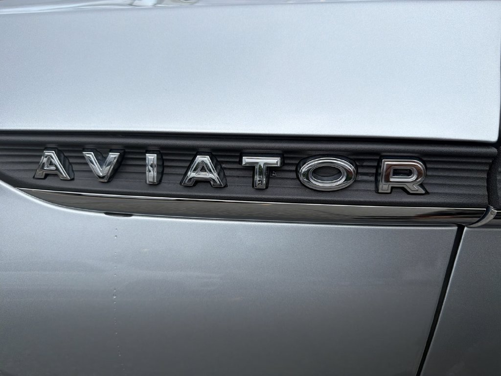 Used 2023 Lincoln Aviator AWD w/ Premium Package image 15
