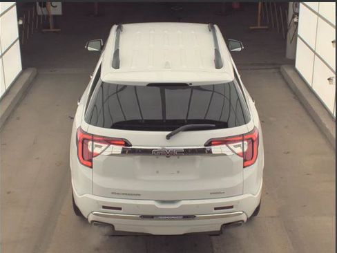 Used 2023 GMC Acadia Denali image 8