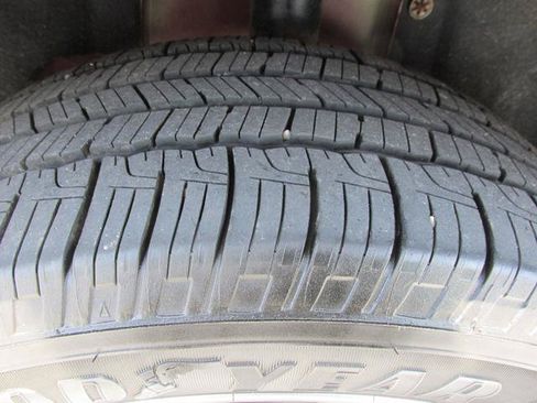 Used 2018 Ford Escape Titanium w/ Ford Safe & Smart Package AWD/4WD image 8