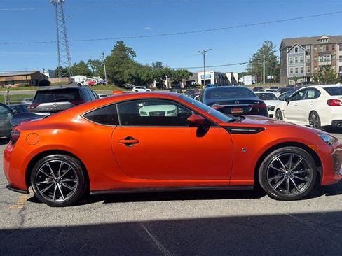 Used 2017 Toyota 86 RWD image 14