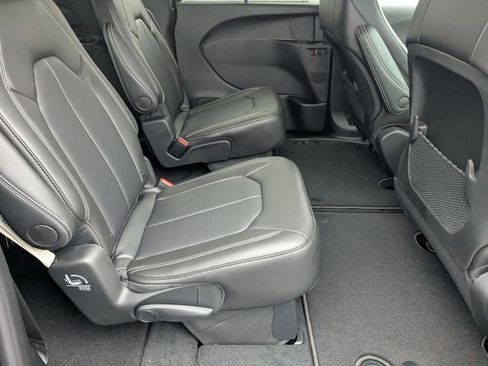 New 2026 Chrysler Voyager LX FWD image 29