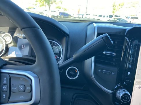 New 2025 RAM 2500 Big Horn AWD/4WD image 15