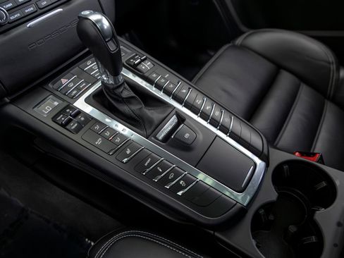 Certified 2018 Porsche Macan GTS AWD/4WD image 41