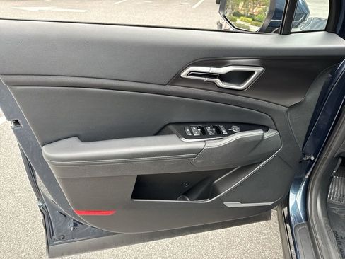 Used 2023 Kia Sportage EX image 40