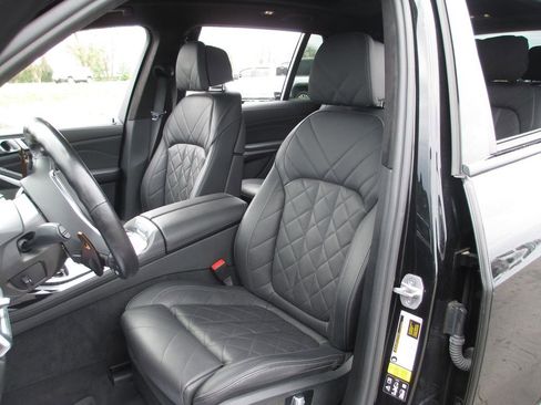 Used 2023 BMW X7 xDrive40i w/ M Sport Package image 20