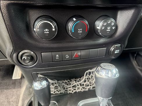 Used 2014 Jeep Wrangler Unlimited Sport w/ Quick Order Package 24S image 31