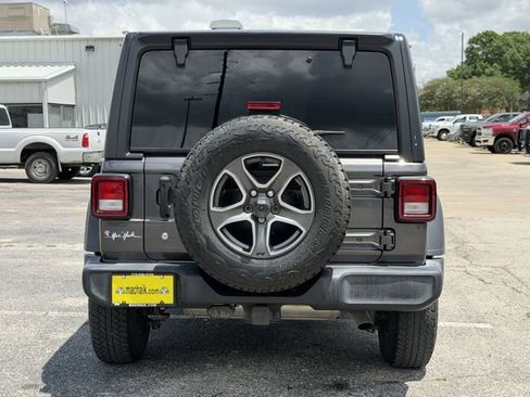 Used 2019 Jeep Wrangler Unlimited Sport S AWD/4WD image 6