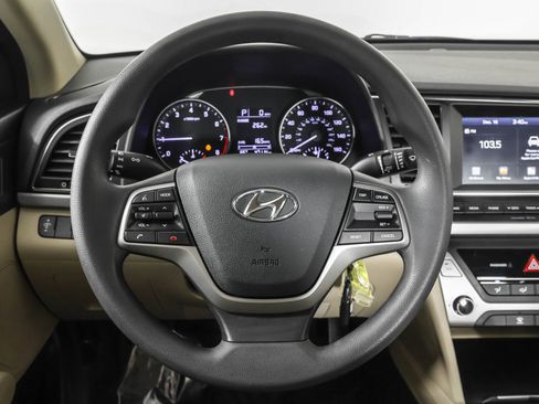 Used 2017 Hyundai Elantra SE image 26