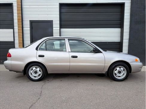 Used 1999 Toyota Corolla CE FWD image 10