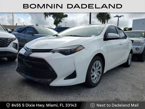 Used 2019 Toyota Corolla SE image 2