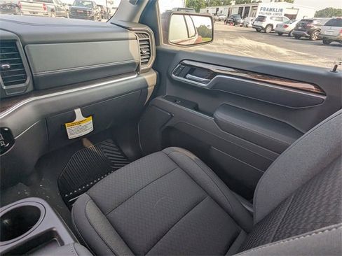 New 2025 GMC Sierra 1500 Elevation image 17