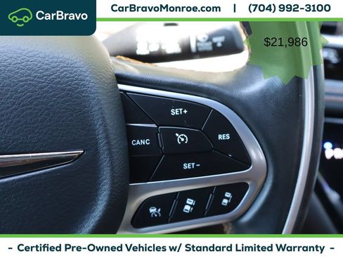 Used 2021 Chrysler Pacifica Pinnacle FWD image 25