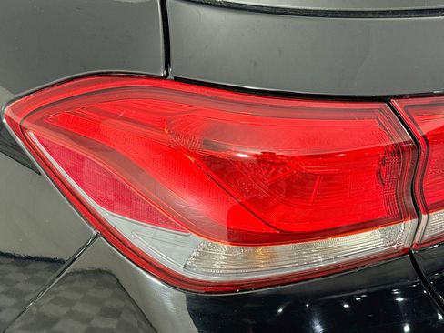 Used 2018 Hyundai Elantra GT FWD image 33