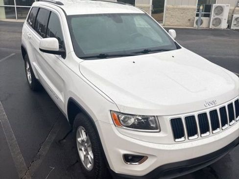 Used 2016 Jeep Grand Cherokee Laredo w/ Quick Order Package 23E image 2