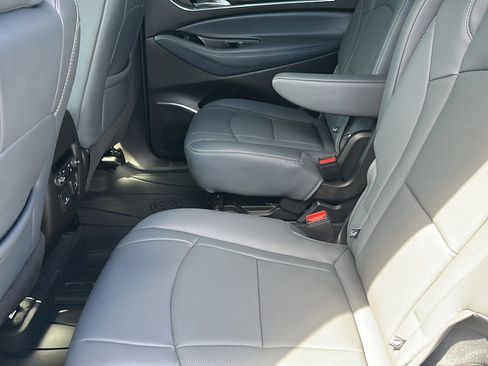 Used 2023 Buick Enclave Premium image 18
