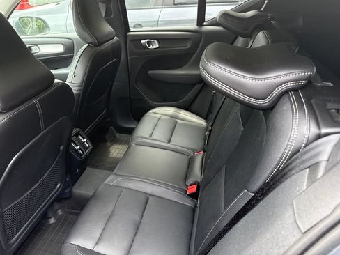 Used 2019 Volvo XC40 T5 Momentum AWD/4WD image 4